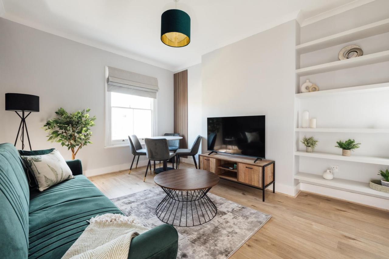 Stunning & Stylish 2 Bed Flat In West Londra